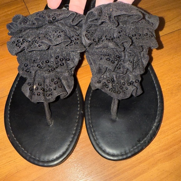 Steve Madden  Black Lola fabric Ruffle Embellished Sequin Thong Sandal". 7-8 - Picture 2 of 8